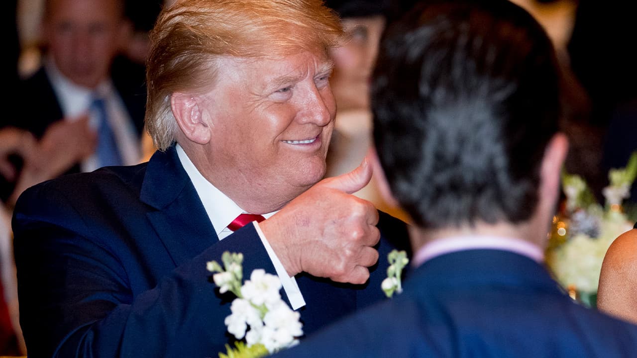 Photo of President Donald Trump giving a thumbs up