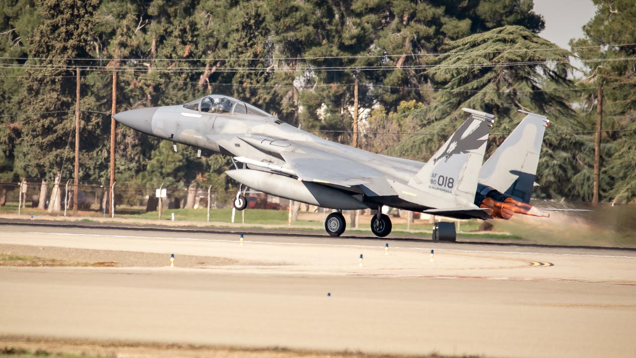 F-15 Eagle fighter jet takes off in Fresno.