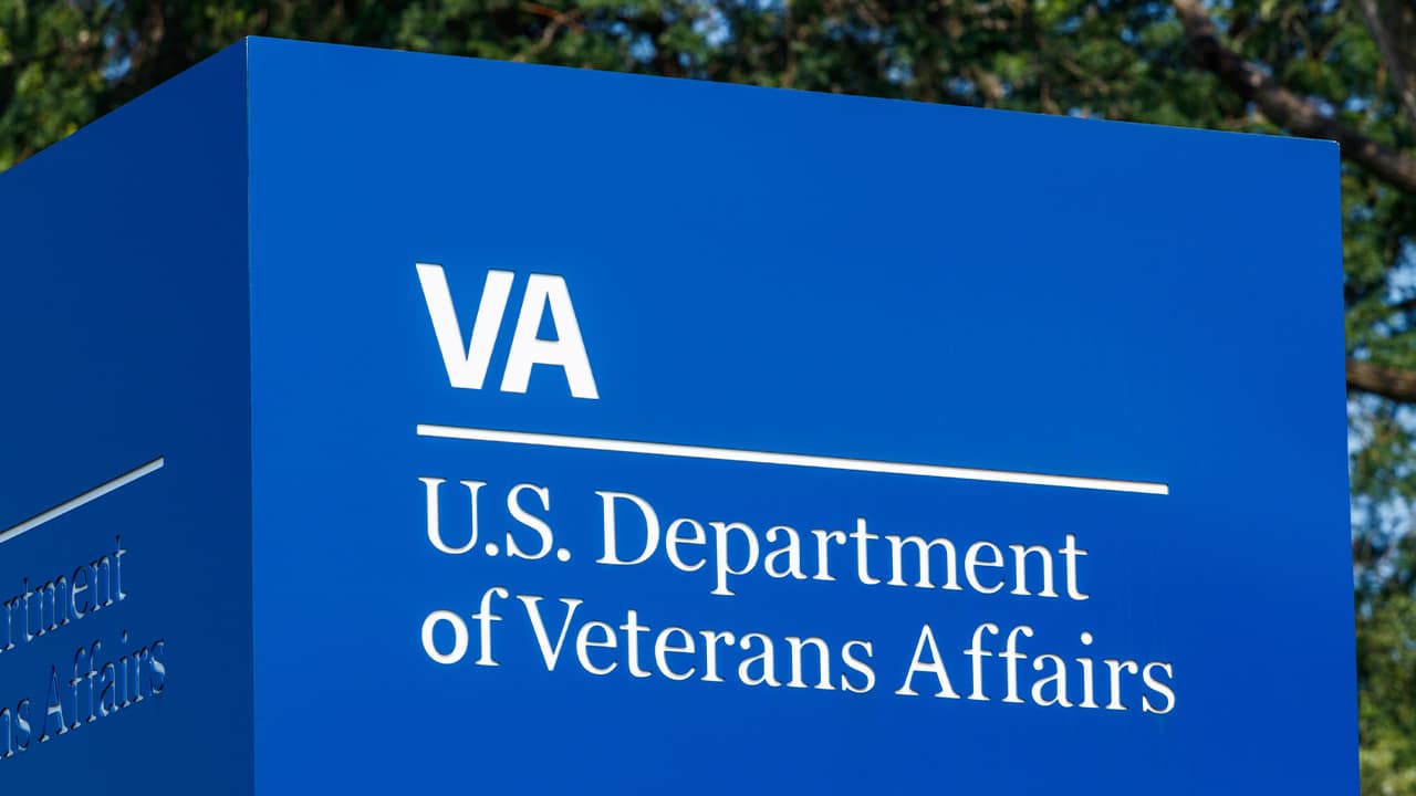 Photo of a U.S. Department of Veterans Affair sign